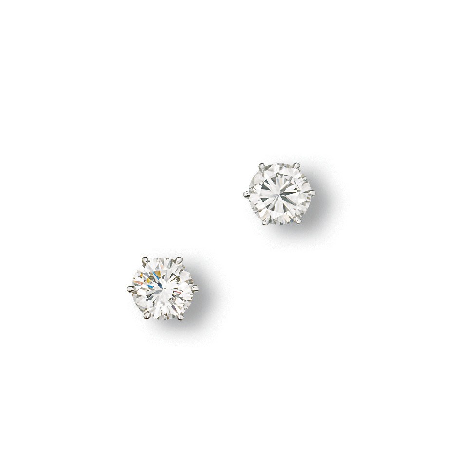 A PAIR OF DIAMOND EAR STUDS