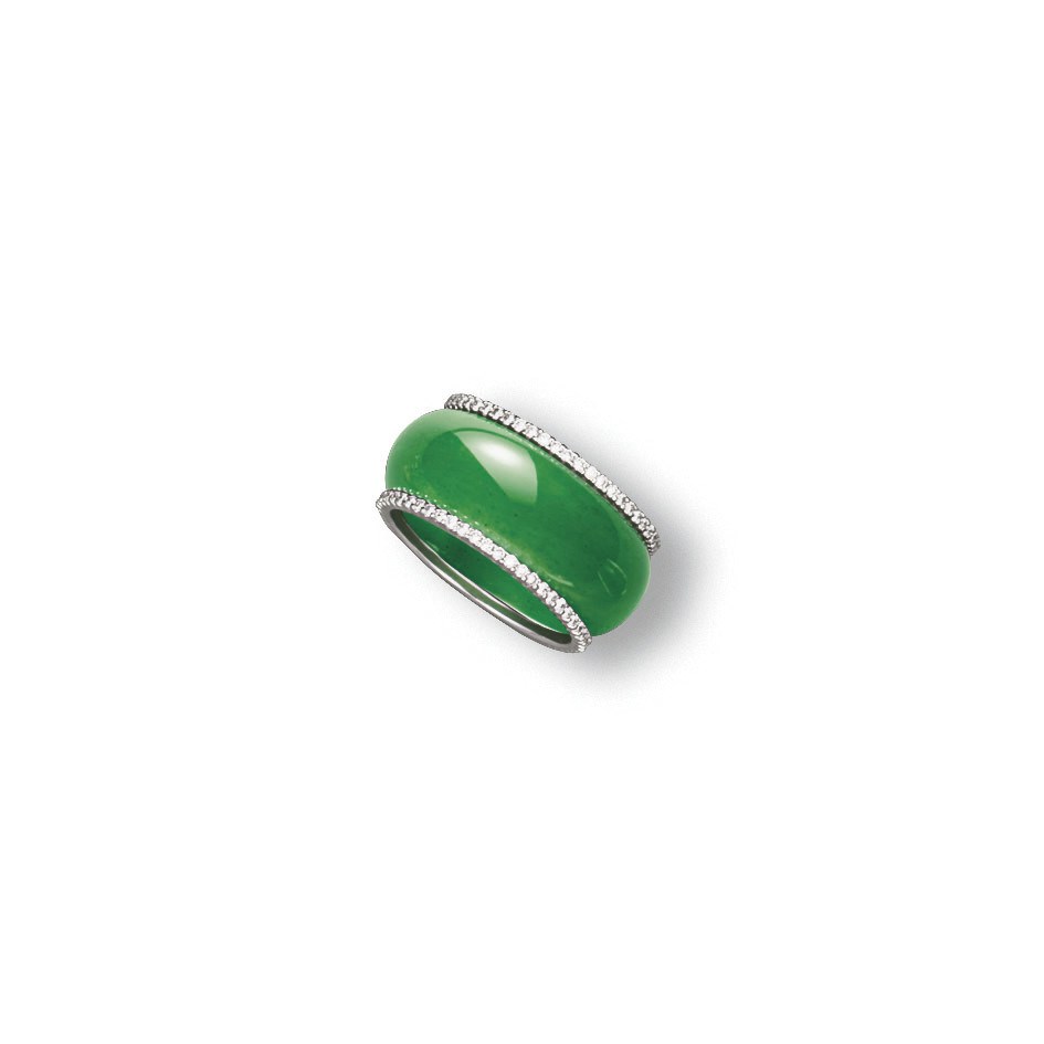 A JADEITE ABACUS SEED RING WITH DIAMOND JACKET