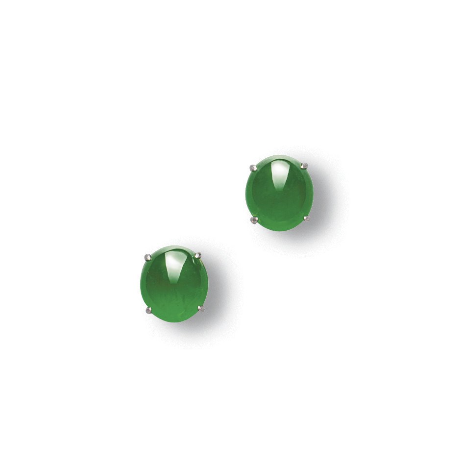 A PAIR OF JADEITE EAR STUDS