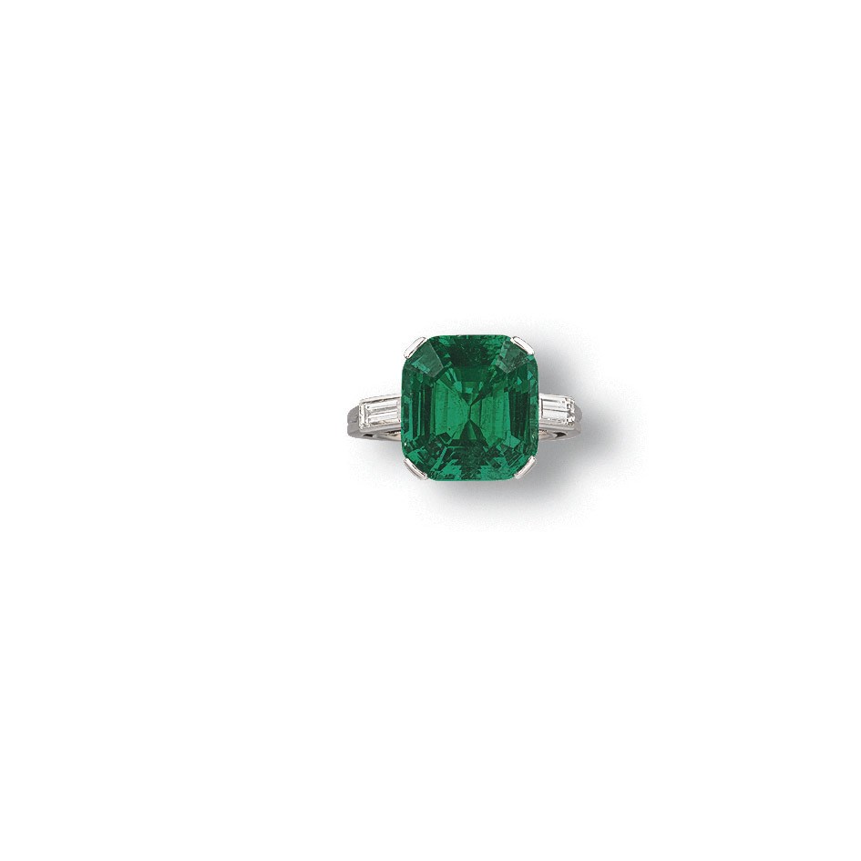 AN IMPORTANT EMERALD AND DIAMOND RING, BY BOUCHERON