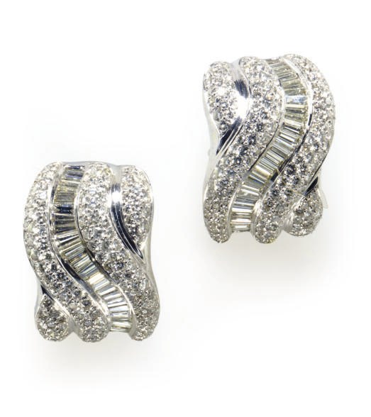 A PAIR OF DIAMOND AND 18K WHITE GOLD EAR CLIPS