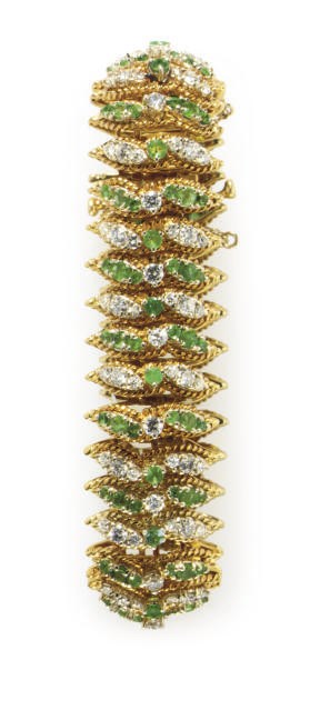 AN EMERALD, DIAMOND AND 18K GOLD BRACELET