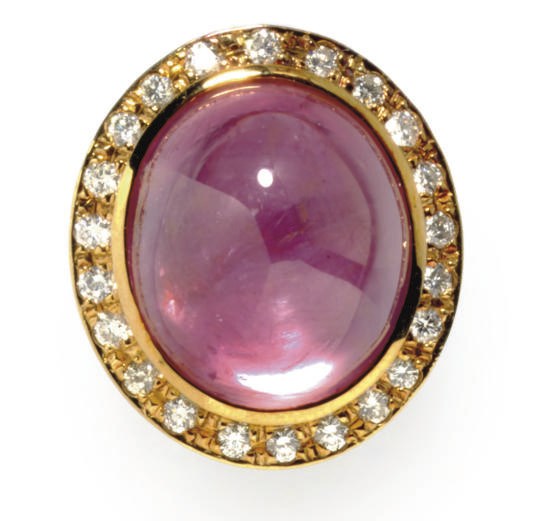 A PINK SAPPHIRE, DIAMOND AND 18K GOLD RING
