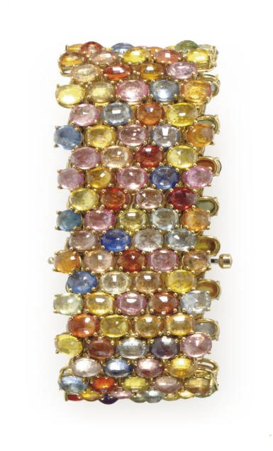 A MULTI-COLORED SAPPHIRE AND GOLD BRACELET