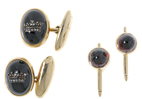 A GROUP OF JEWELRY