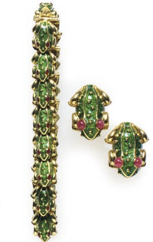 A SET OF ENAMEL, RUBY AND 18K GOLD JEWELRY