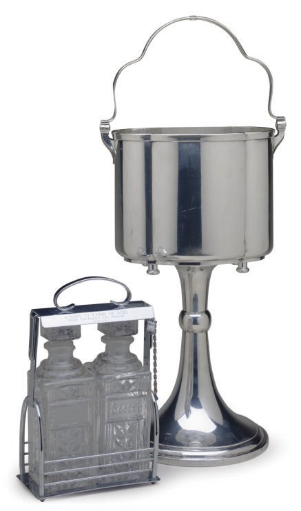 A GROUP OF AMERICAN SILVER AND SILVER-PLATED DRINKWARE,