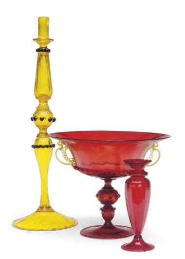 A VENETIAN GLASS COMPOTE, CANDLESTICK, AND BUD VASE,