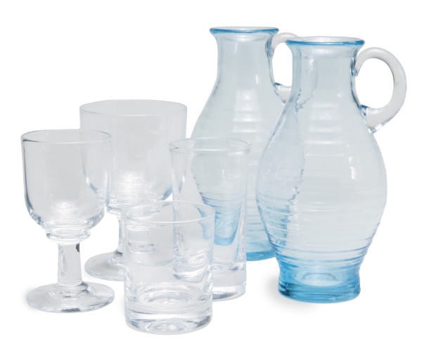 AN ASSEMBLED GROUP OF GLASS DRINKWARE,