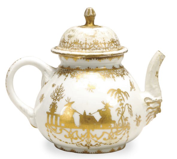 A GERMAN PORCELAIN HAUSMALEREI GOLDCHINESEN TEAPOT AND COVER,