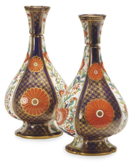 A PAIR OF ENGLISH PORCELAIN IMARI LOBED VASES,