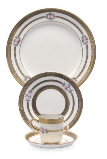 AN ENGLISH PART DINNER SERVICE AND A SET OF TWELVE SALAD PLATES,