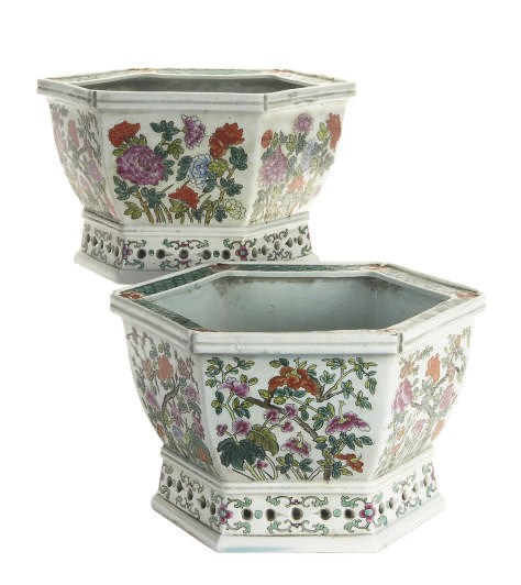 A PAIR OF CHINESE CELADON BIRD-FORM CANDLE HOLDERS,
