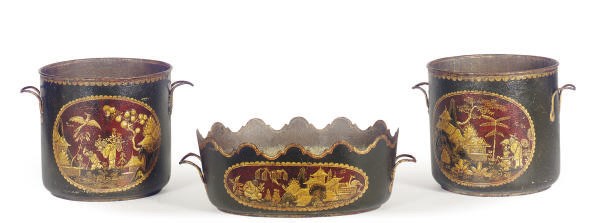 A GREEN, SCARLET AND GILT TOLE PEINTE GARNITURE,