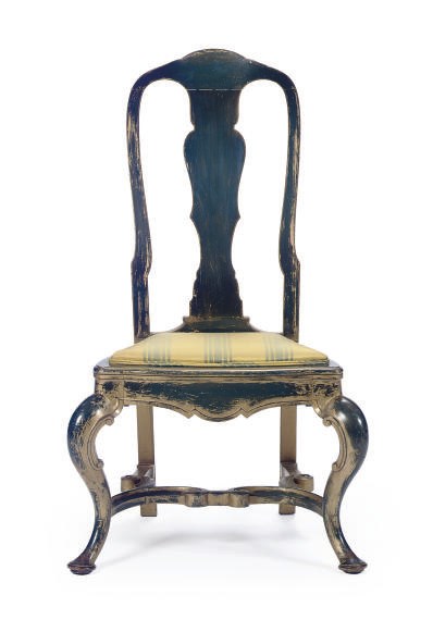 A BLUE-PAINTED AND PARCEL-GILT SIDE CHAIR,