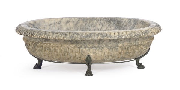 A CONTINENTAL VERDIGRIS BRONZE AND MARBLE BASIN,