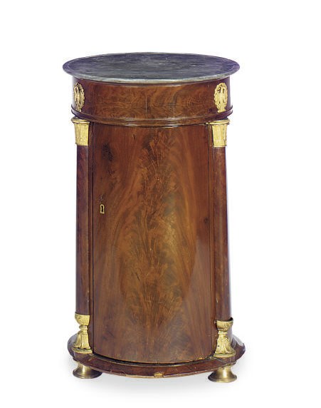 A FRENCH ORMOLU-MOUNTED AND MAHOGANY COMMODE DE NUIT,