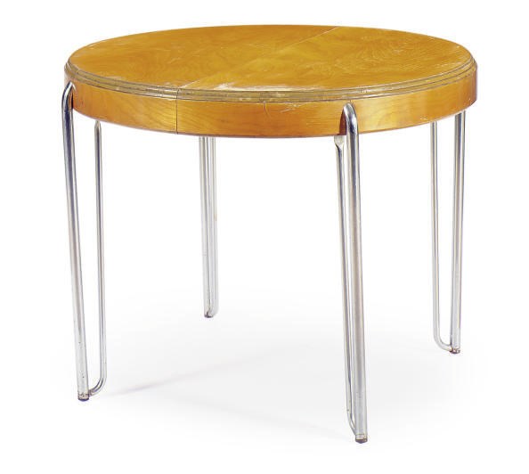 A CHROMED-METAL AND WALNUT EXTENDING DINING TABLE,