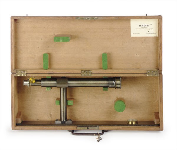 A FRENCH CASED SURVEYING LEVEL,