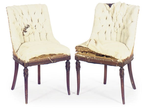 A PAIR OF STAINED-WOOD SIDE CHAIRS,