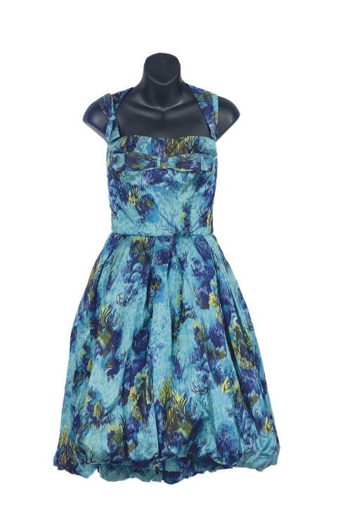 A HAUTE COUTURE PAULE BLUE AND YELLOW FLORAL CHINE SATIN AND BOW-BACK COCKTAIL DRESS,