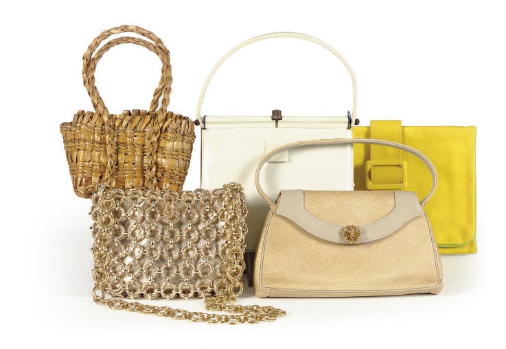 A GROUP OF SIX HANDBAGS AND TRAVEL CASES,