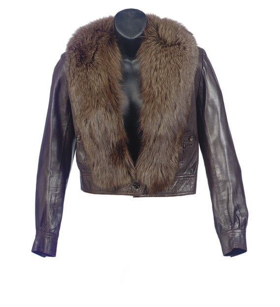 A CHOCOLATE BROWN SOFT LEATHER AND FOX FUR TRIM JACKET,