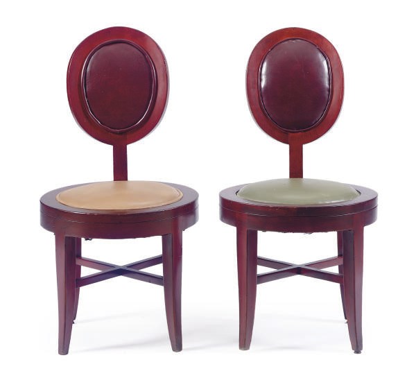 A SET OF FOUR STAINED MAHOGANY AND UPHOLSTERED SIDE CHAIRS,