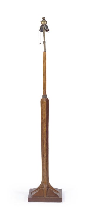 AN AMERICAN OAK FLOOR LAMP,