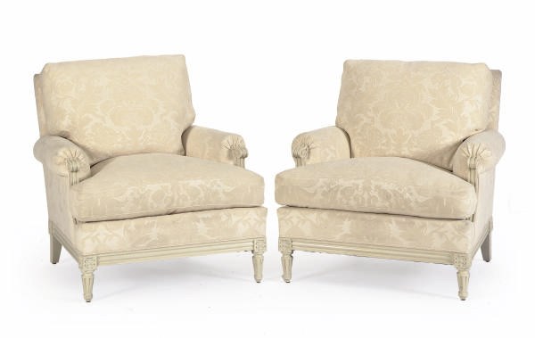 A PAIR OF WHITE-PAINTED AND UPHOLSTERED BERGERES,