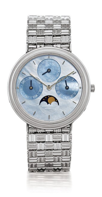 AUDEMARS PIGUET, "QUANTIÈME PERPETUEL AUTOMATIQUE"

950 PLATINUM SELF-WINDING PERPETUAL CALENDAR BRACELET WATCH WITH AGE OF THE MOON, MOON-PHASE DISPLAY AND MOTHER-OF-PEARL DIAL