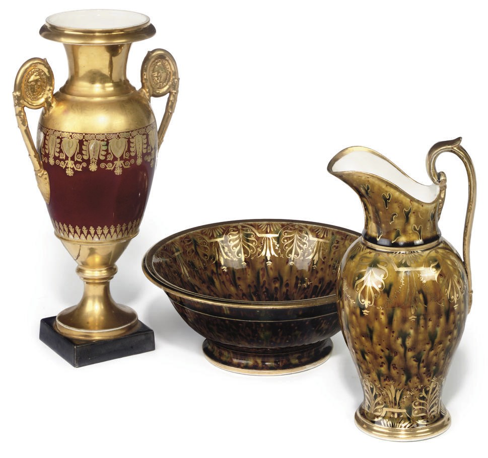 A PARIS PORCELAIN EWER AND BASIN AND A CONTINENTAL PORCELAIN VASE