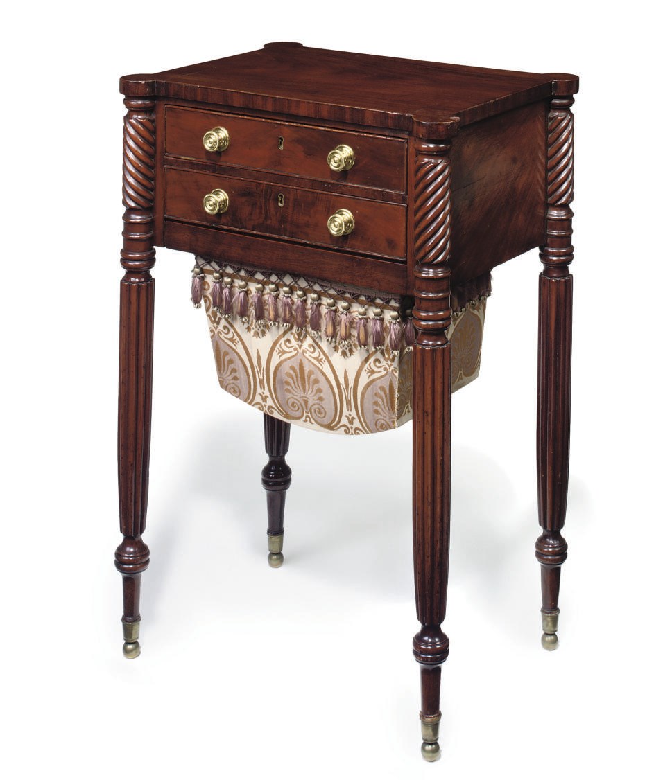 A AMERICAN FEDERAL MAHOGANY WORK TABLE