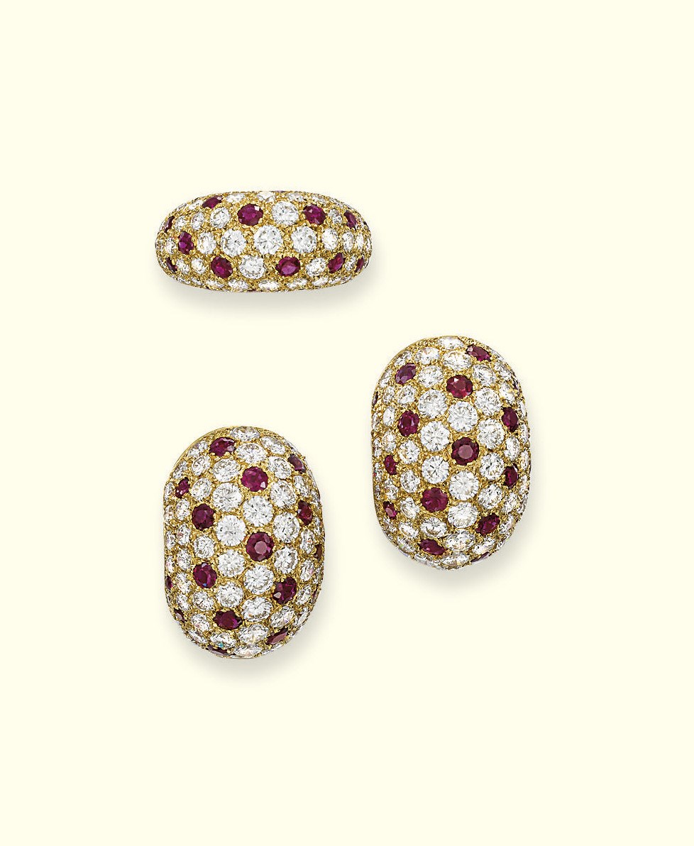 A PAIR OF RUBY AND DIAMOND EAR CLIPS AND RING, BY VAN CLEEF & ARPELS