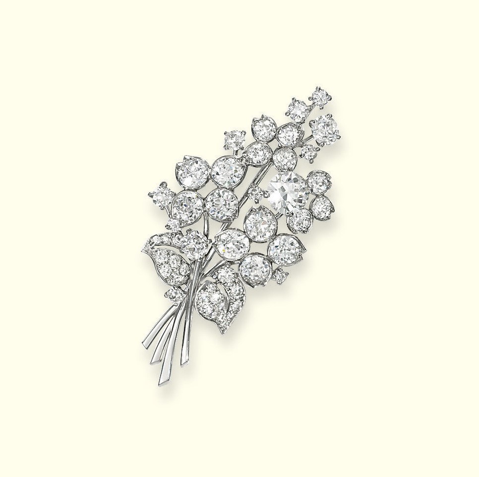A DIAMOND BROOCH