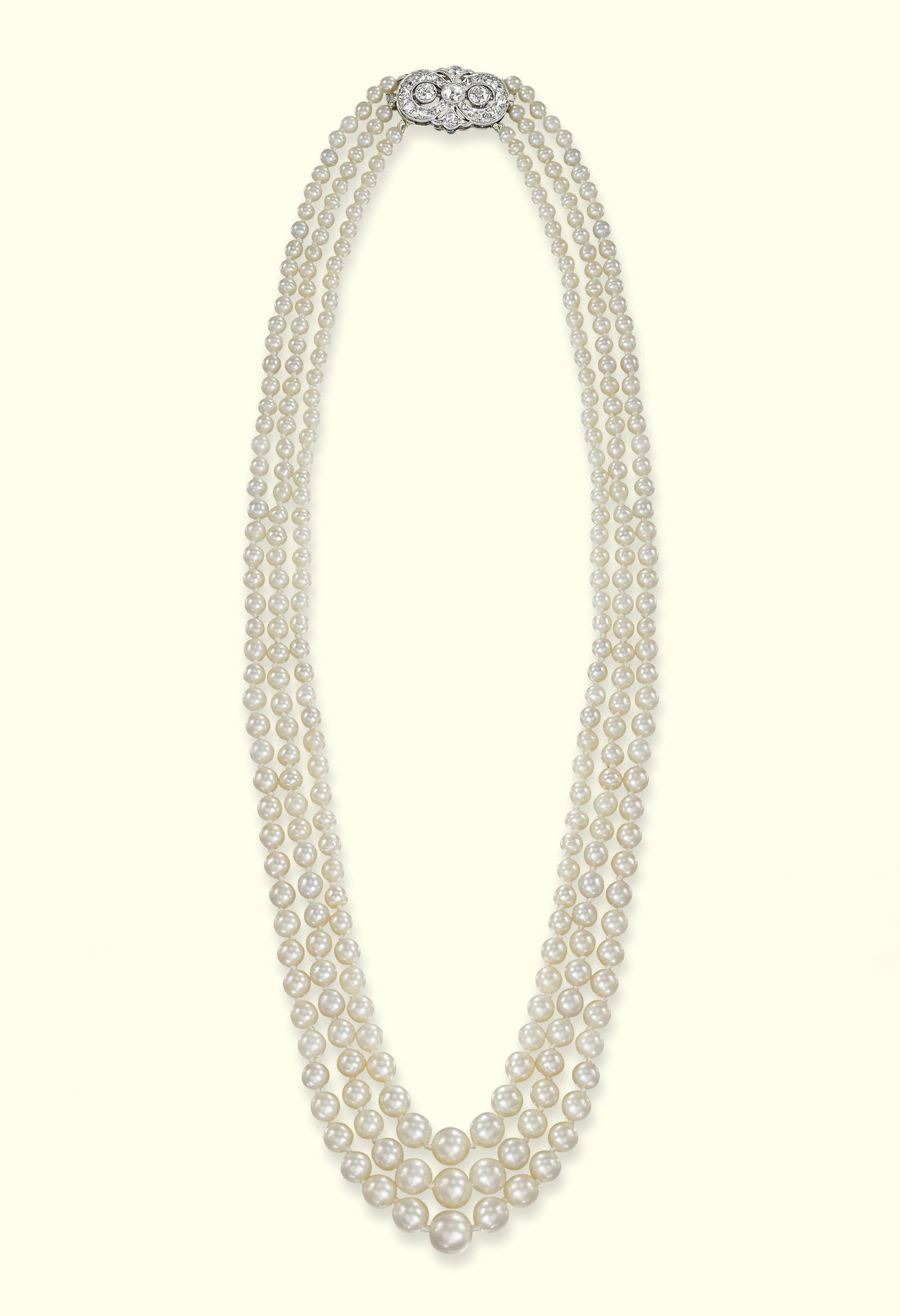 A NATURAL PEARL NECKLACE