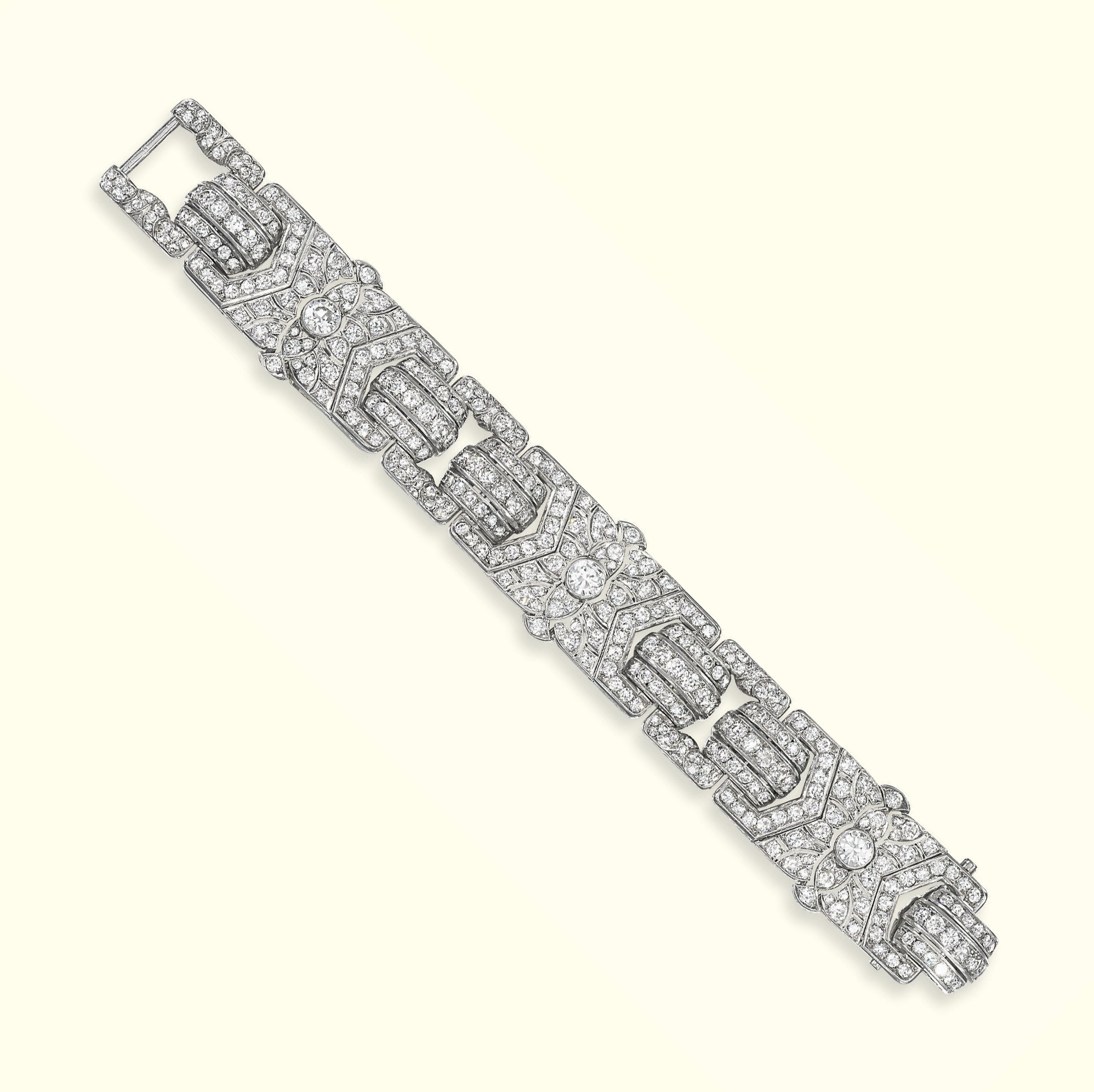 AN ART DECO DIAMOND BRACELET