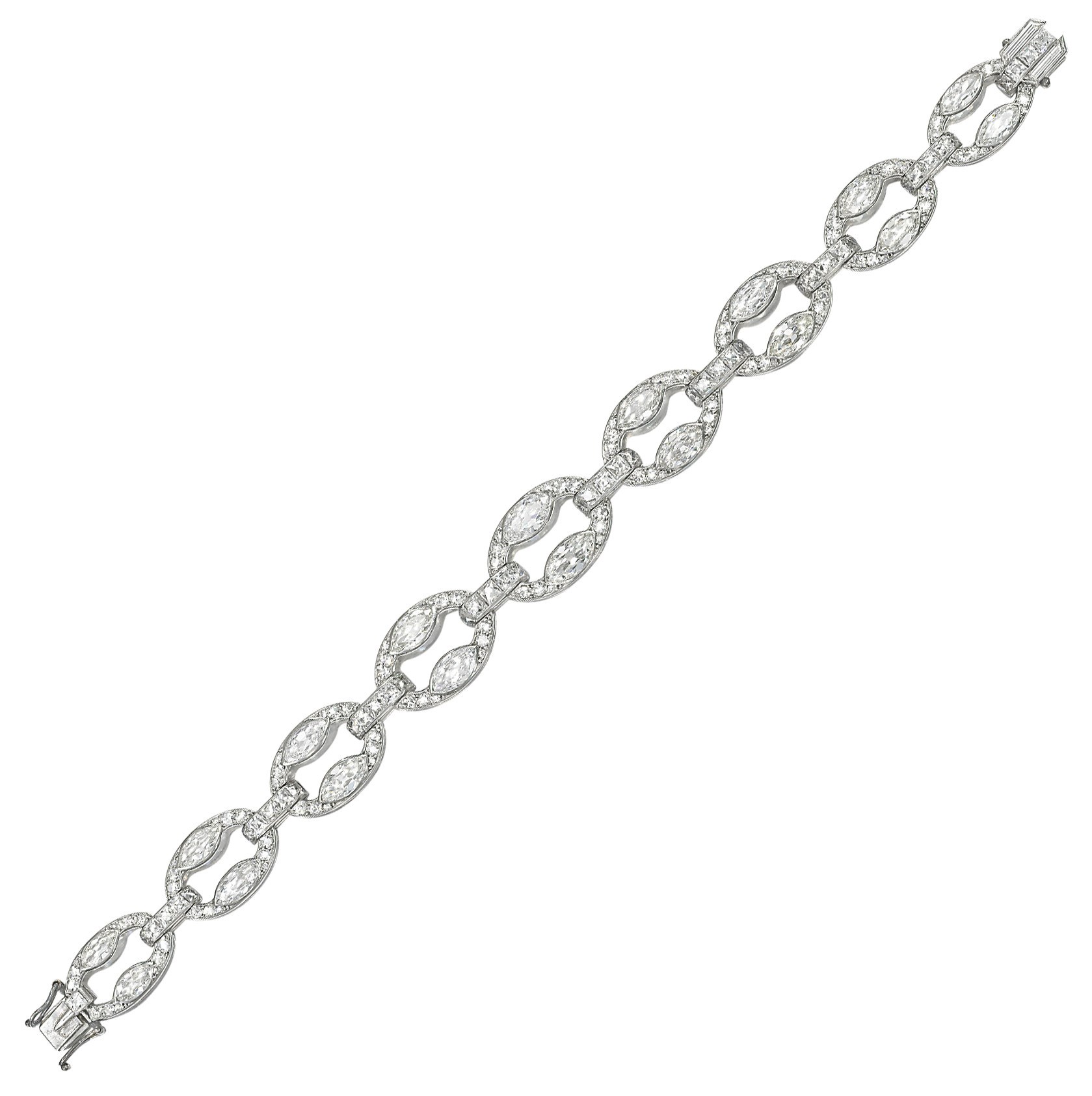 AN ATTRACTIVE ART DECO DIAMOND BRACELET, BY CARTIER