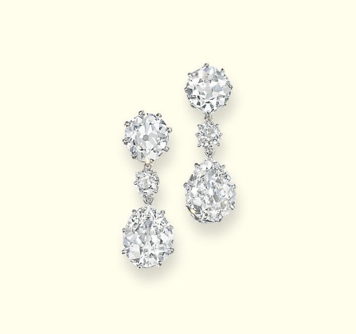 A PAIR OF ANTIQUE DIAMOND EAR PENDANTS