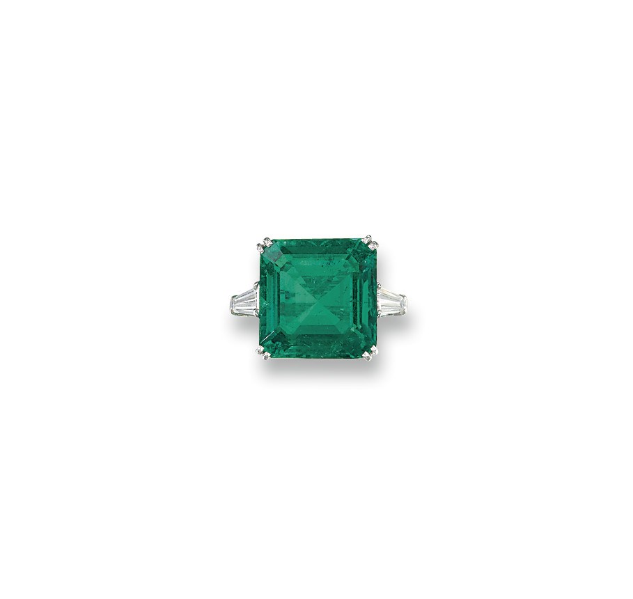 AN IMPORTANT EMERALD AND DIAMOND RING, BY HARRY WINSTON