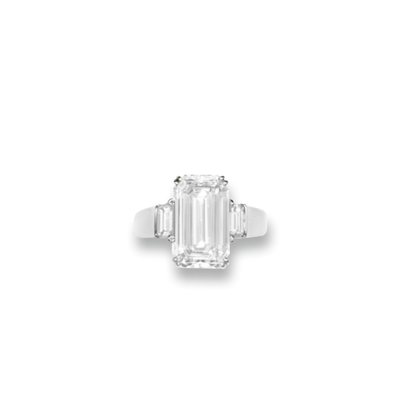 A FINE DIAMOND SINGLE-STONE RING