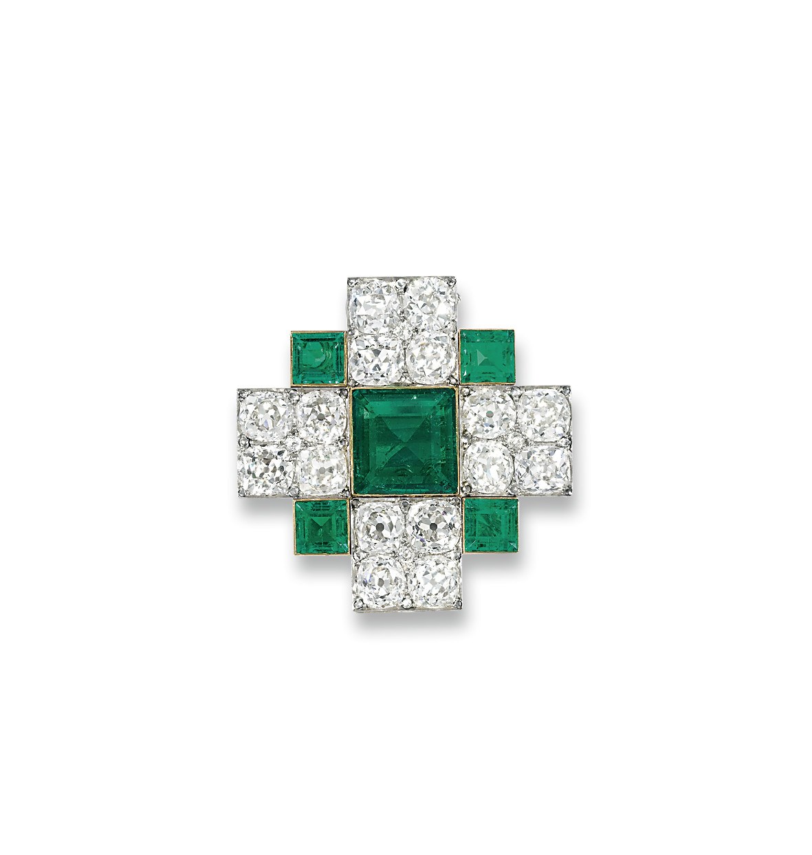 A FINE ANTIQUE EMERALD AND DIAMOND BROOCH