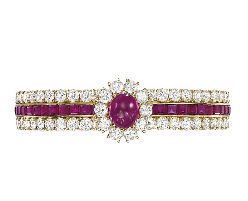 A RUBY AND DIAMOND BANGLE, BY VAN CLEEF & ARPELS