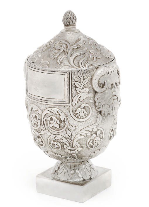 A GEORGE IV SILVER TEA CADDY OR SUGAR VASE