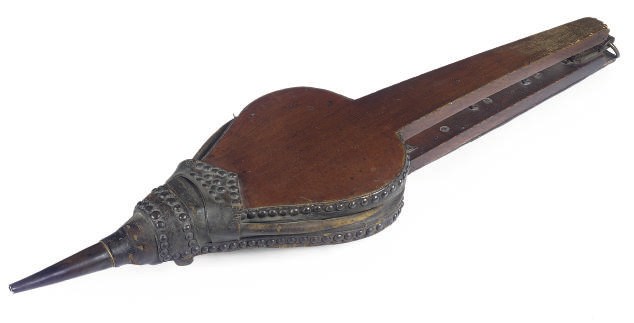 A SET OF REGENCY CLOSE-NAILED LEATHER, BEECH, AND IRON BOUND BELLOWS