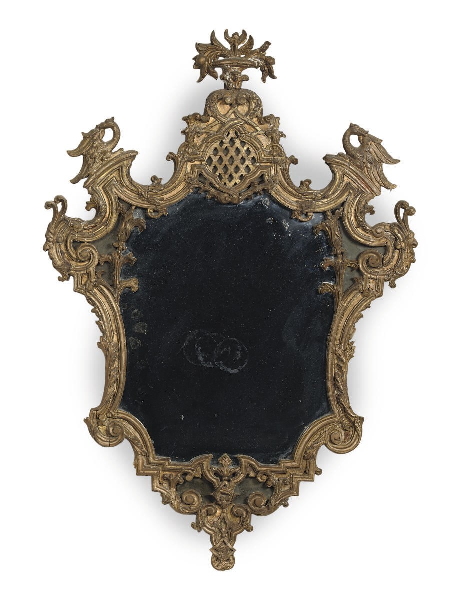 A GILTWOOD MIRROR