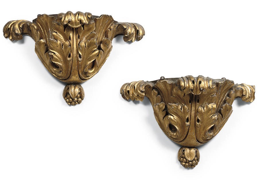 A PAIR OF DUTCH GILTWOOD WALL BRACKETS