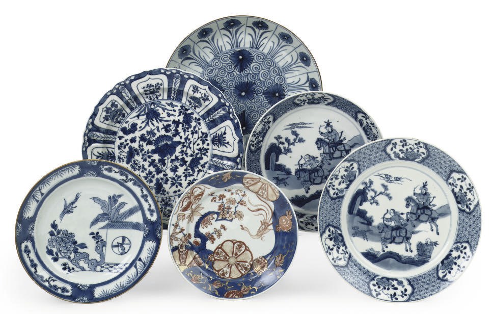An assorted lot of Chinese blue and white and Imari plates