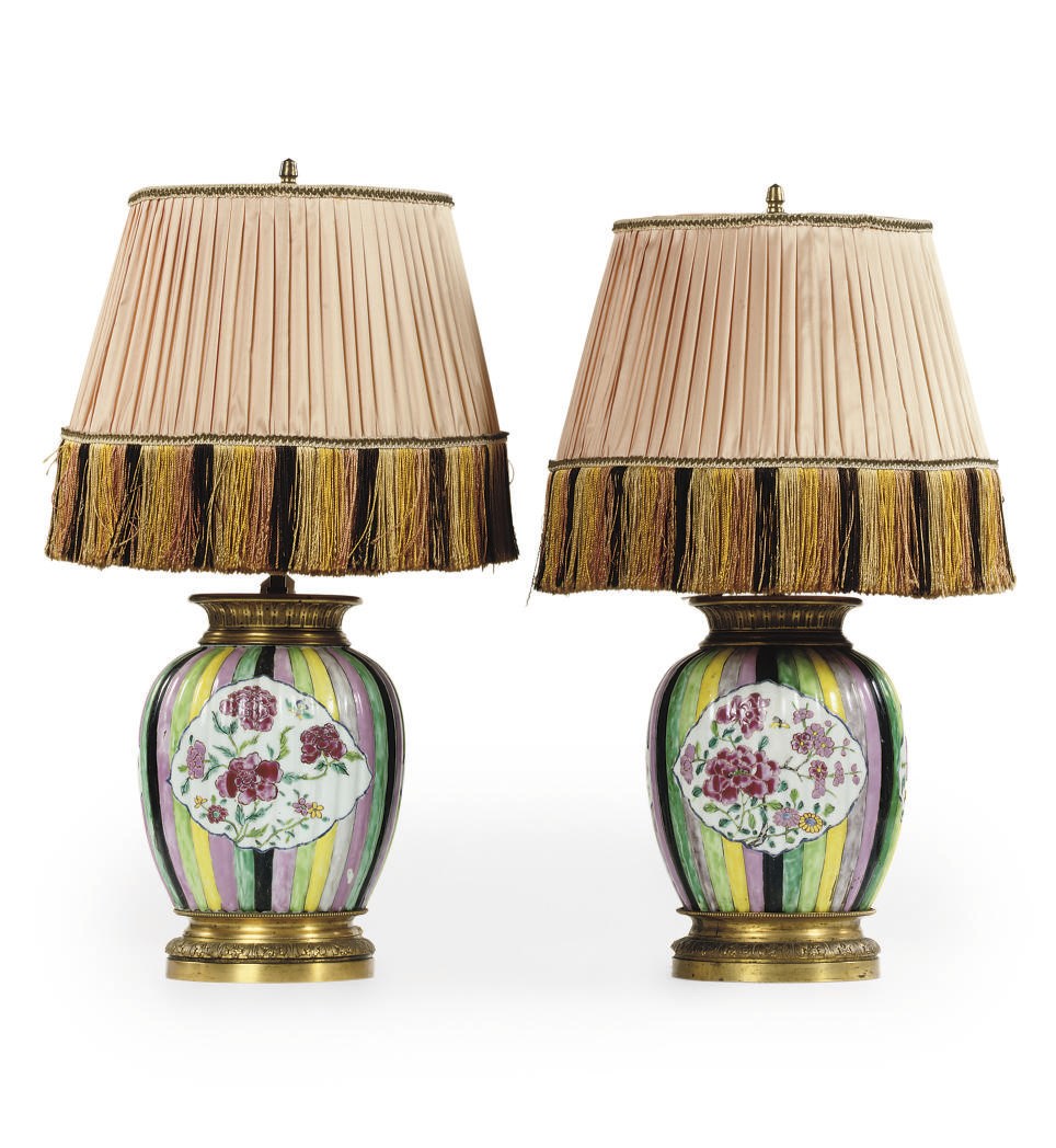 A PAIR OF EUROPEAN ORMOLU-MOUNTED FAMILLE ROSE STYLE PORCELAIN VASES MOUNTED AS TABLE LAMPS