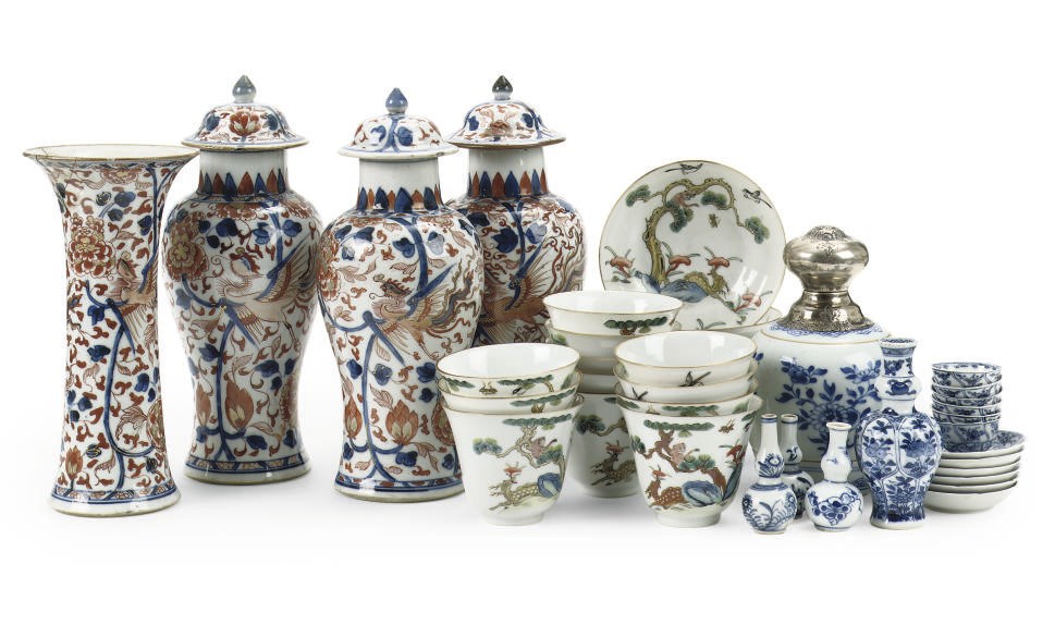 An assorted lot of Chinese porcelain
